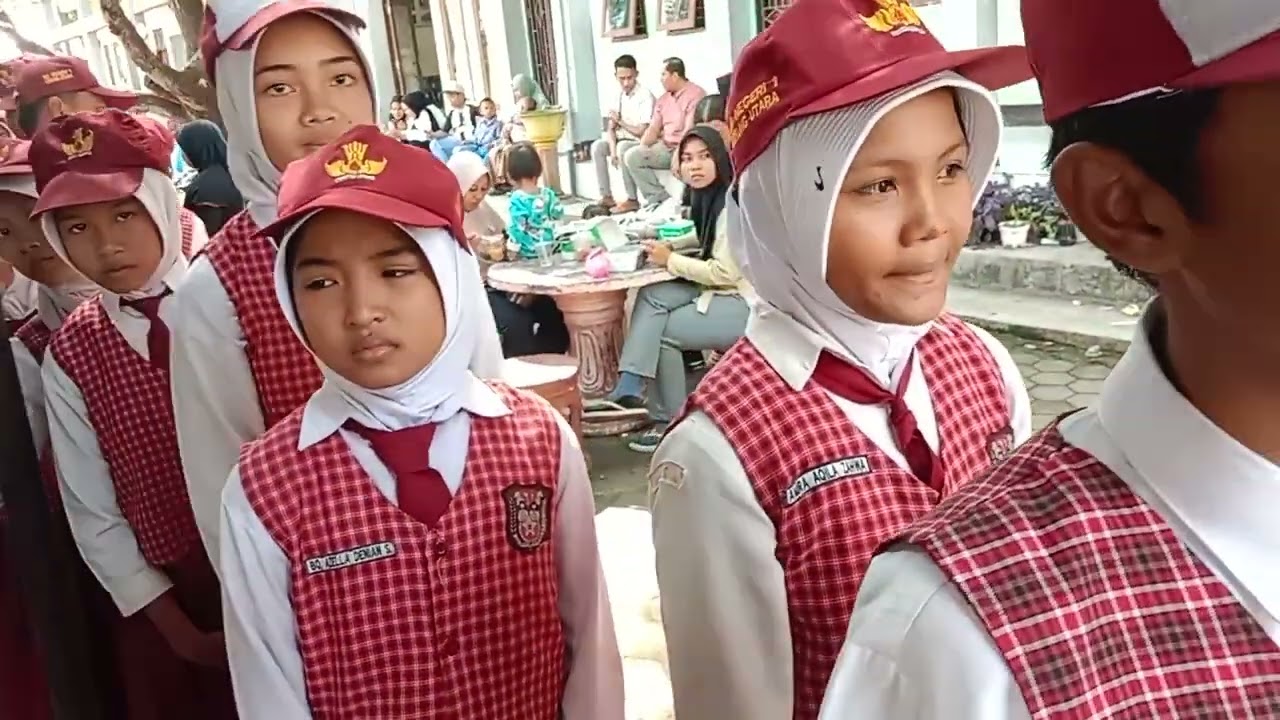 PEMBAGIAN MEDALI KELULUSAN SDN 1 GERUNG UTARA LOBAR