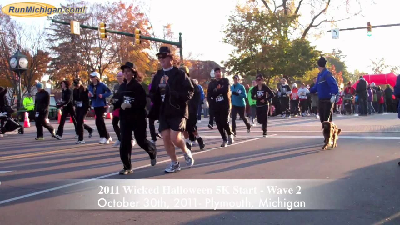 2011 Wicked Halloween Run 5K Start by RunMichigan.com - YouTube