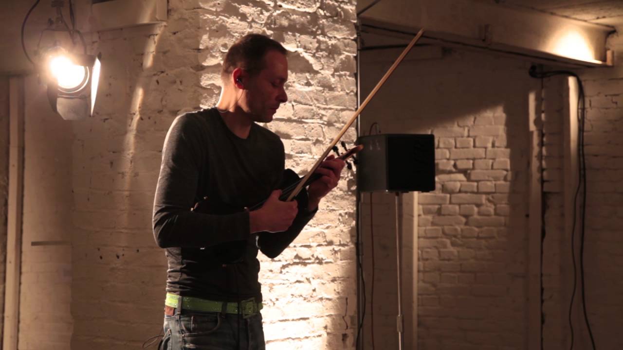 Gee and the Plastic Strings - Post Adolescent (live)