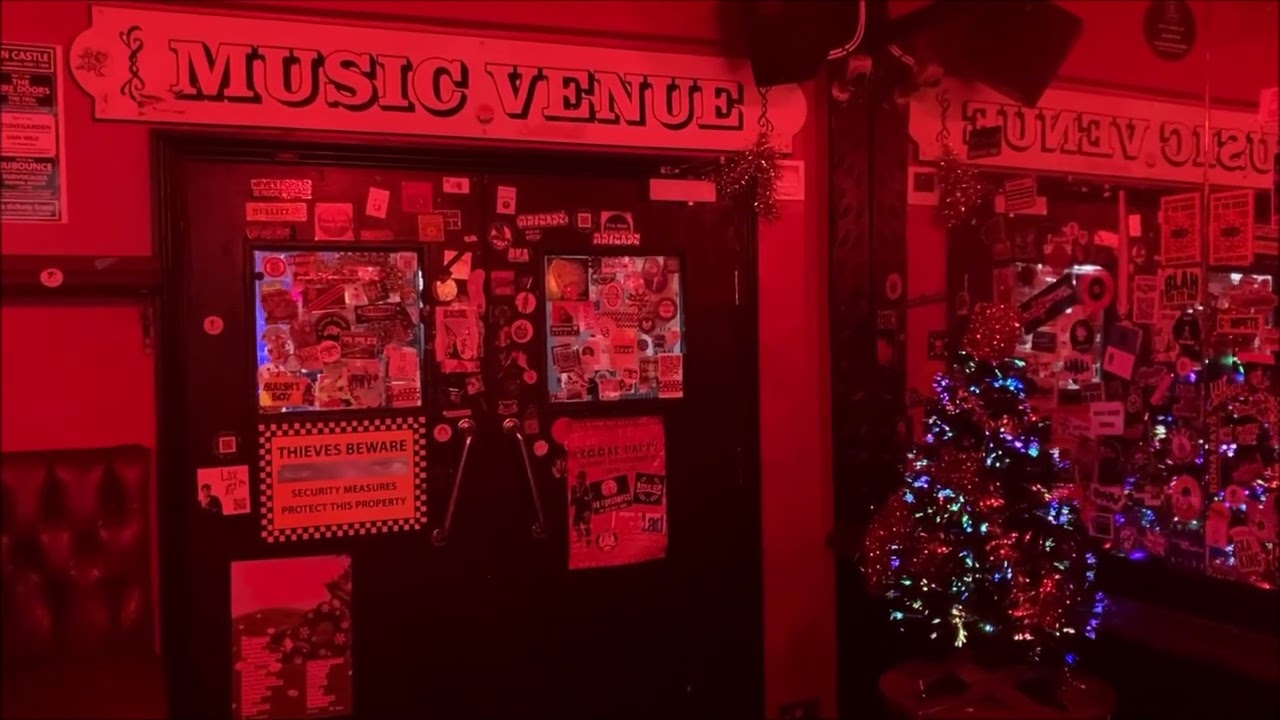The Dublin Castle Camden Town - Christmas Tree