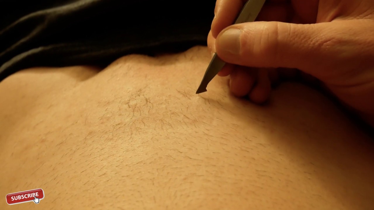 Plucking / Tweezing Pubic Hairs in 4K 