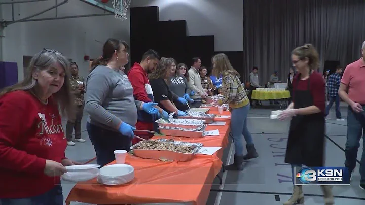 Hundreds enjoy free Convoy of Hope Thanksgiving meals