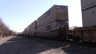 BNSF 6564 leads fast mail train at La Plata, Mo.