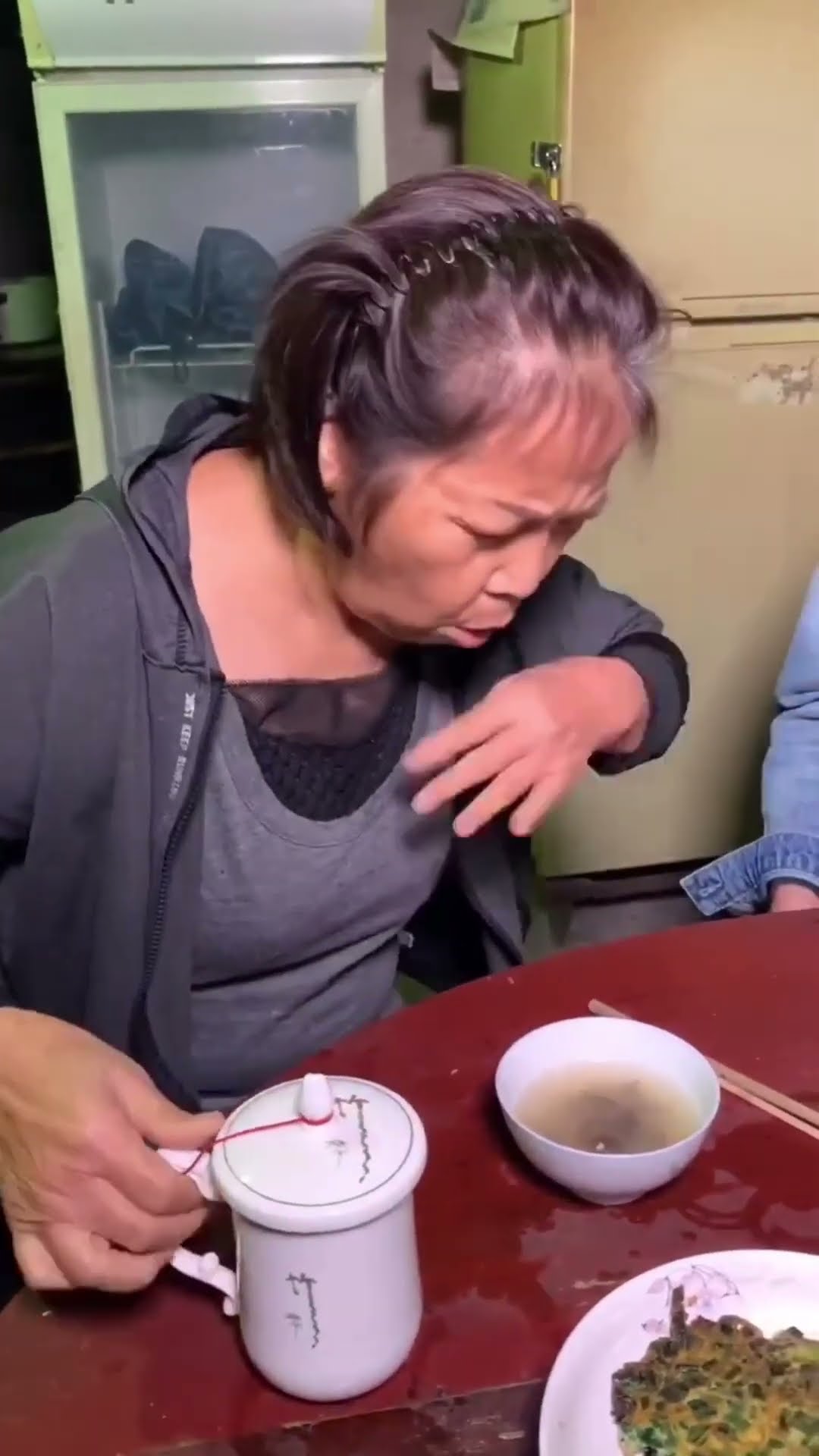 In Order To Prevent Her Genius Son From Exchanging Money, The Devil Mother Hid Her Baby