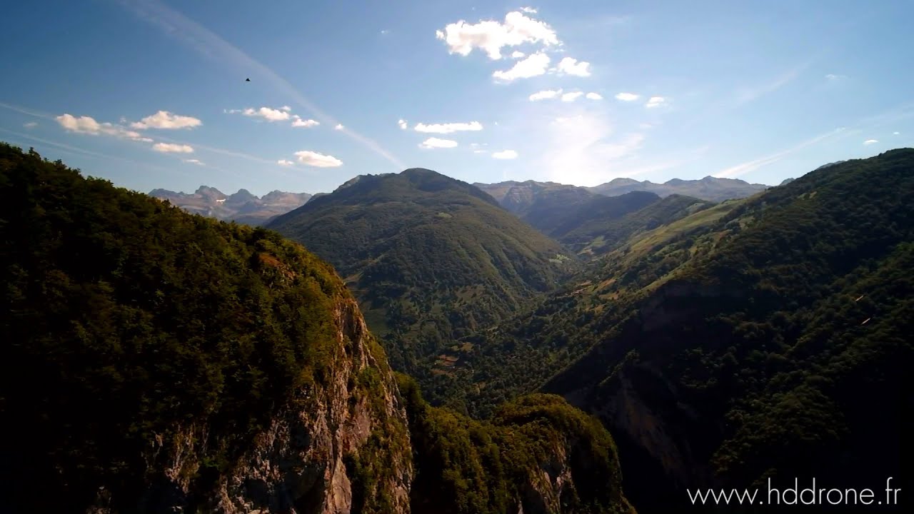 HD drone GR10 Pyrénées - YouTube