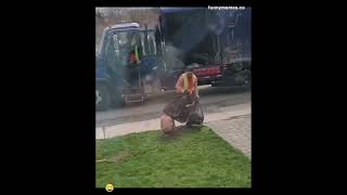Kid inside trashbag prank 🗑🤣
