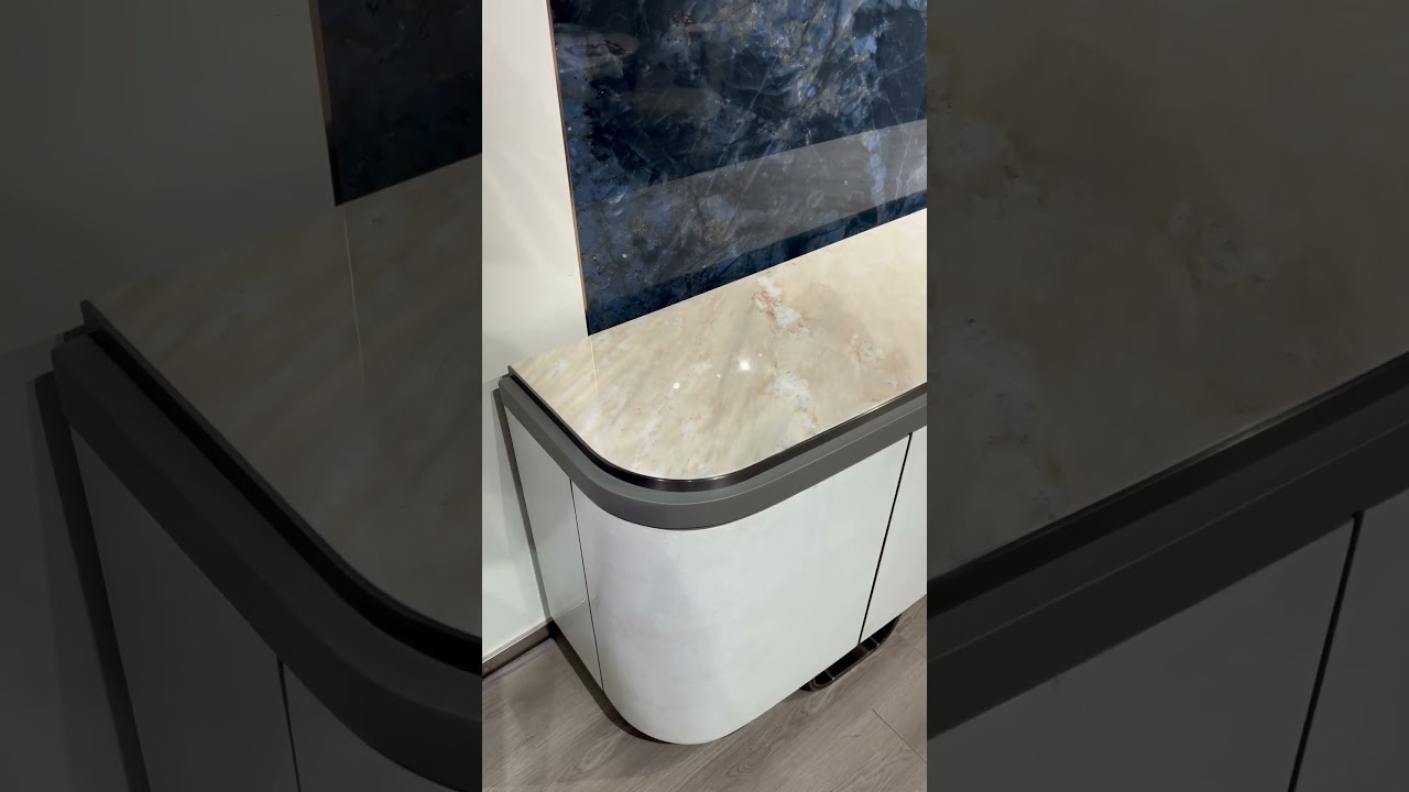 The sideboard that drew all the neighbors' attention is absolutely minimalist chic! 