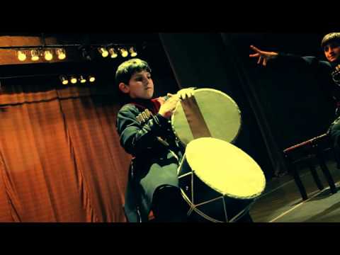 ფესვები - დოლები