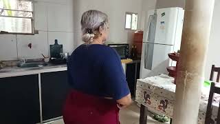 Gracinha Vazendo Comida