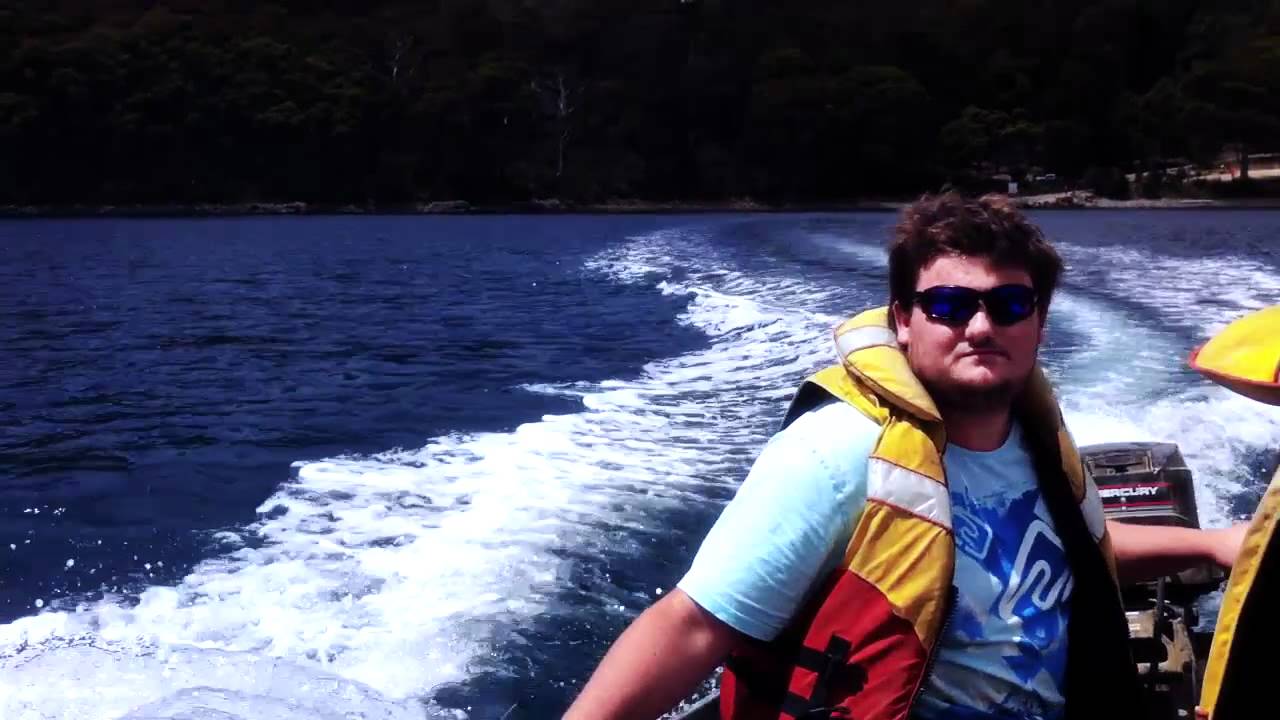 Tasmania: Fortescue Bay: A bitta boating