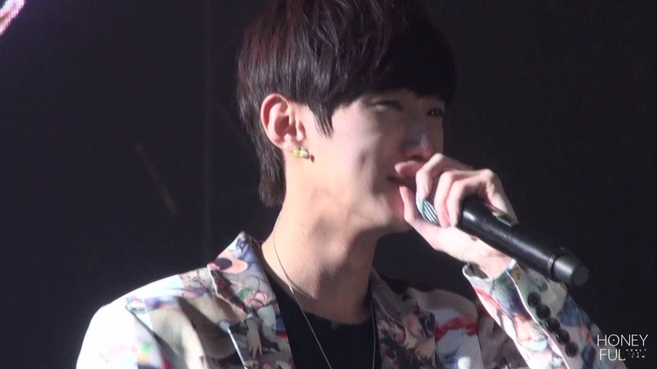121209 BABA B1A4 concert jinyoung don't cry