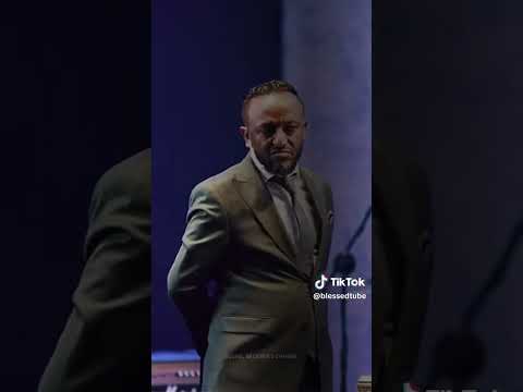 በፊቱ እንደ ቡቃያ ከደረቅም መሬት እንደ ሥር አድጎአል መልክና ውበት የለውም ባየነውም ጊዜ እንወድደው ዘንድ ደም ግባት የለውም ትንቢተ ኢሳያስ 53 2 