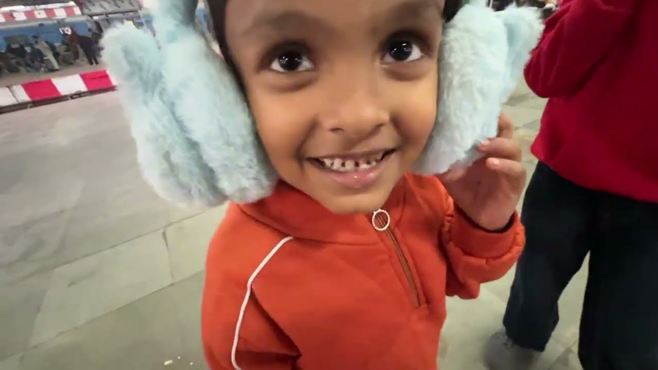 2day  train travelling kainj tajmahal kand Argi🤍😂agrah stationil 