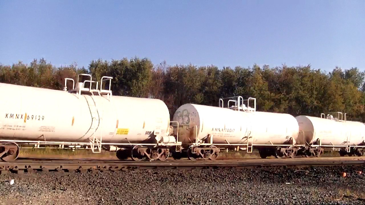 CN F533 @ WELLSBORO, IN 9 28 14 NS 2636 NS 9864