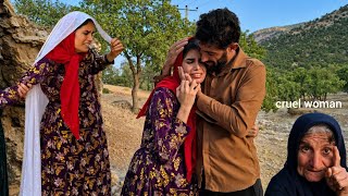 The last moment of Soheila and Parviz's great escape from the clutches of their cruel stepmother