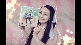 Unboxing Hatsune Miku 10Th Anniversary Figure