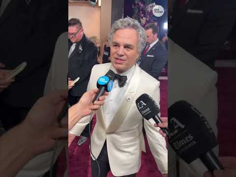 Celebrities wear 'be Good' pins for Renee Good at Golden Globes