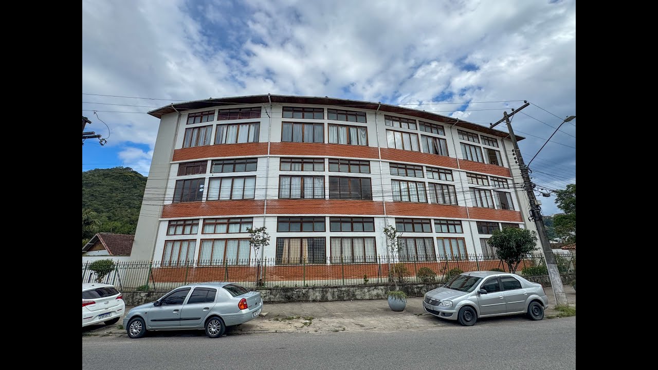 Loft totalmente reformado a passos da faculdade, à venda!