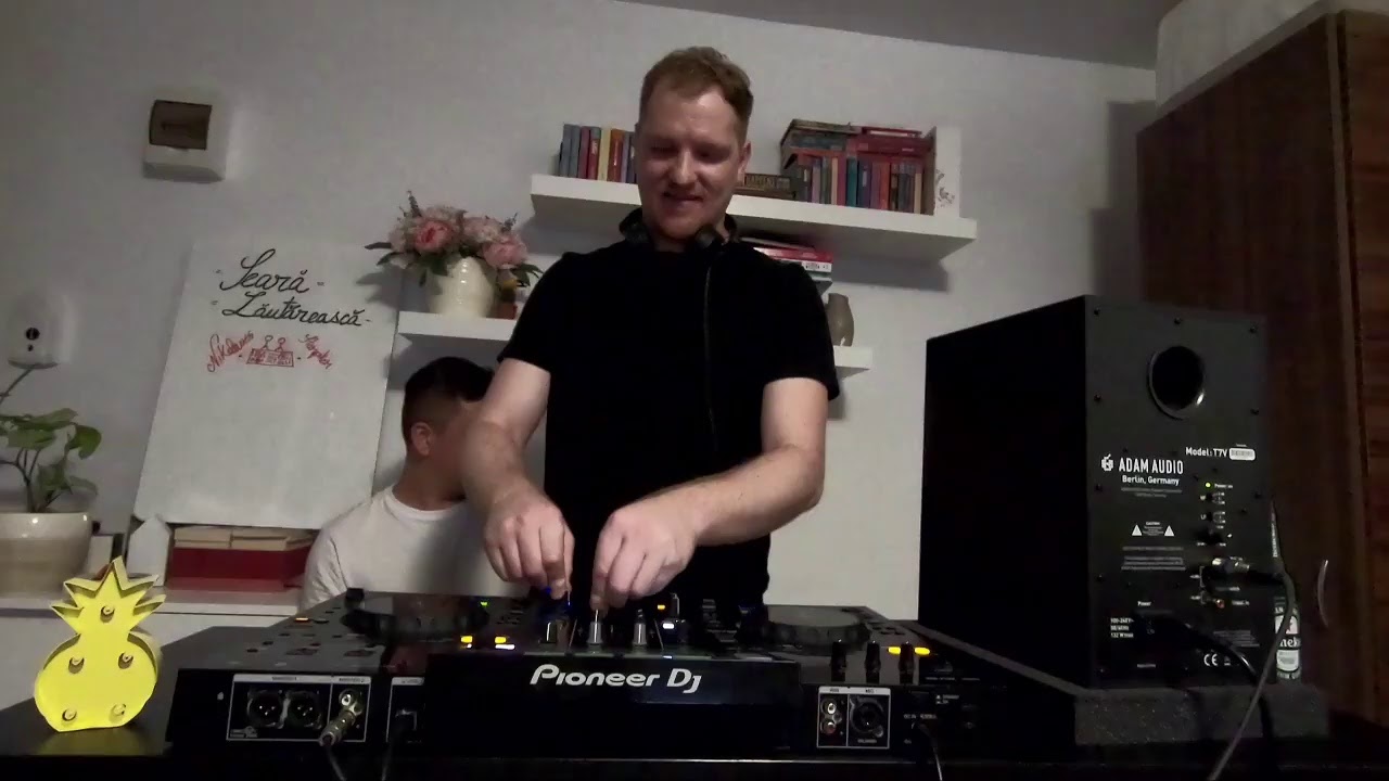 Nikolauss b2b Starpicker: Live Session [Full set on Youtube]