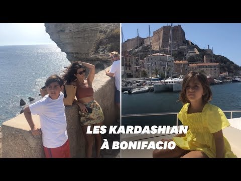 Vidéo: Les Vacances Jaunes De Kourtney Kardashian