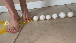 Barefoot Crush Fetish Crushing Eggs with Feet