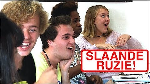 MEISJE SLAAT JONGEN IN DE KLAS