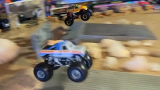 Midwest Madness-Monsters In Space 🛸 (Diecast Monster Truck Racing)