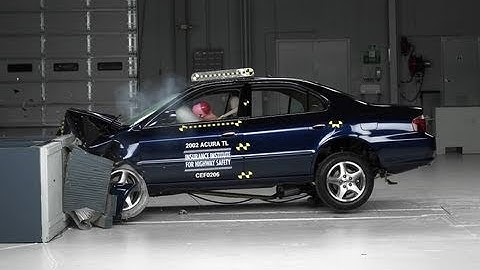 2002 Acura TL moderate overlap IIHS crash test