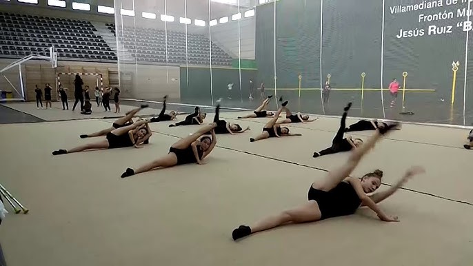 Clase COMPLETA de GIMNASIA RÍTMICA 🤸‍♀️ Estiramientos Completos y  Ejercicios con Aro 