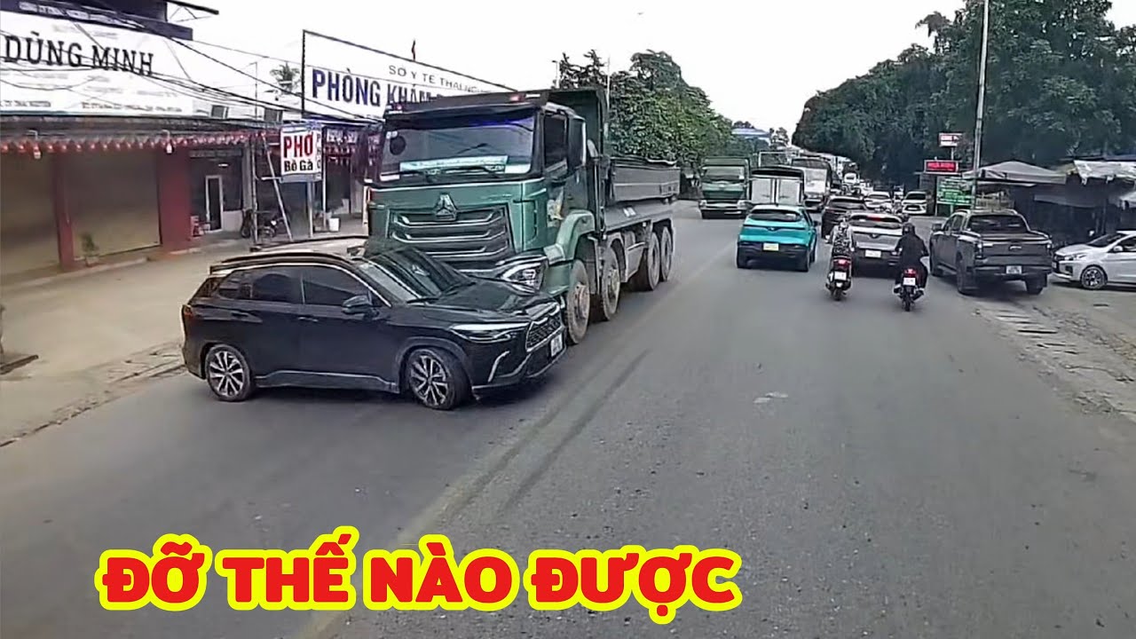 Đi Như Thế Này Thì Tốn Xe Với Tốn Người Lắm Các Ông Thần Ạ
