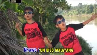 LAGU LAWAK JAMBI - MADON FEAT PADLA -  KAGEDANG GEDANGAN ( Part 1 ) - Official Music Video - APH