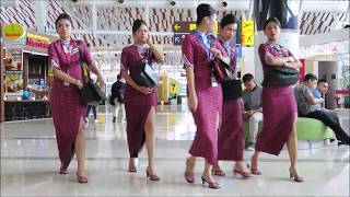 Jalan Bersama Pramugari Cantik Lion Air di Bandara Sultan Hasanuddin Makassar