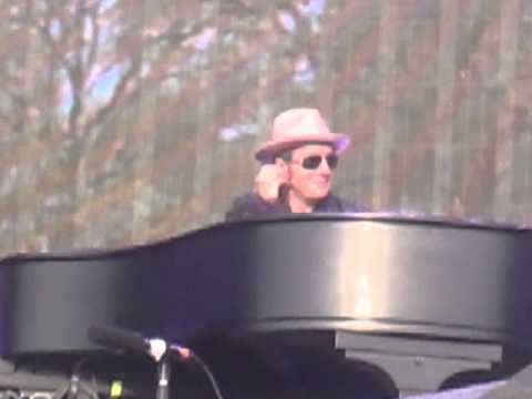 Elvis Costello - She (Live @ British Summer Time Festival, London, 12/07/13)