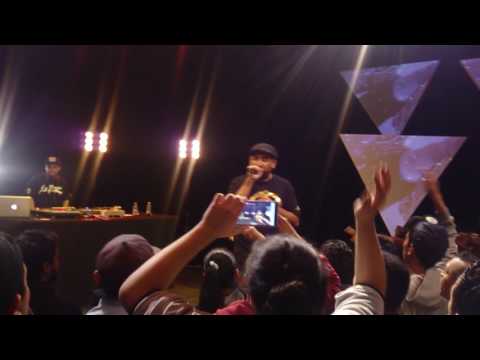 Skool 77 (Volver a casa en vivo)