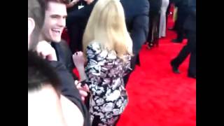 Jennette McCurdy taking photos with fans at the 2013 American Music Awards