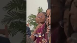 A varoa vendo a mãe ir pra igreja 🙌🏽