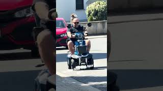 Der macht soooo Spaß 😊🛺#elektromobilität #emobilität #funny #seniorenmobil #invacare