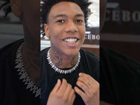 Glokk40 went CRAZY on this custom 🦇 chain! What city are you popping out to on the BABYWHOA 2 tour?