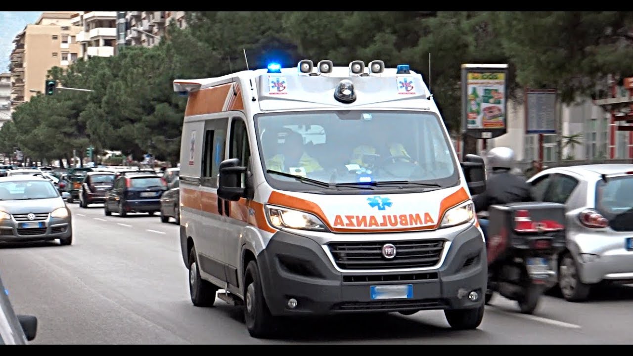 [HD Sirena Ambulanza] Ambulanza 118 Sicilia in Sirena! / Ambulance