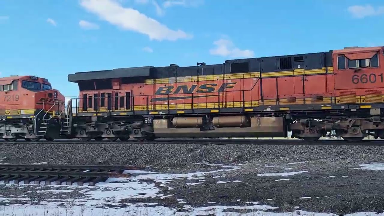 EB 5 engine BNSF intermodal train with rear DPU in Lemont, IL 