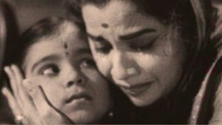 Emotional song from superhit old classic marathi movie sata janmacha
sobti (1959) starring usha kiran, ramesh dev, chittranjan kolhatkar,
sharad talwalkar, r...