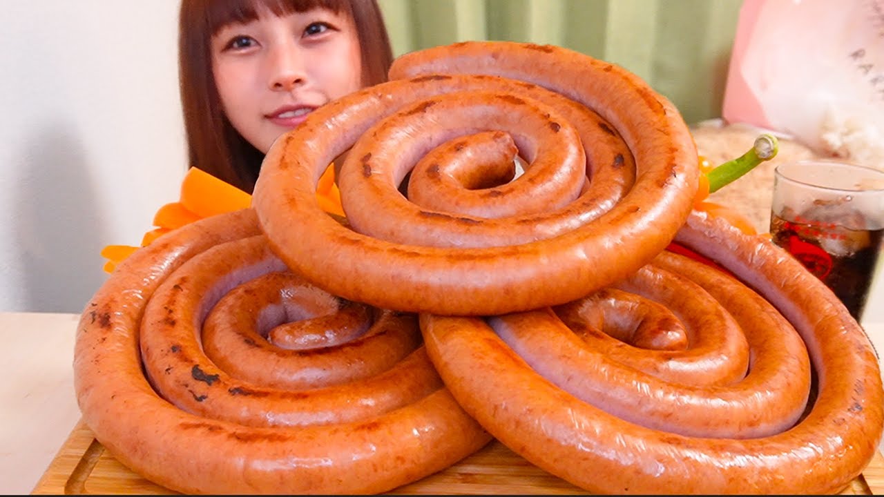 【大食い】2.4kgの超巨大ソーセージ【ASMR/咀嚼音】