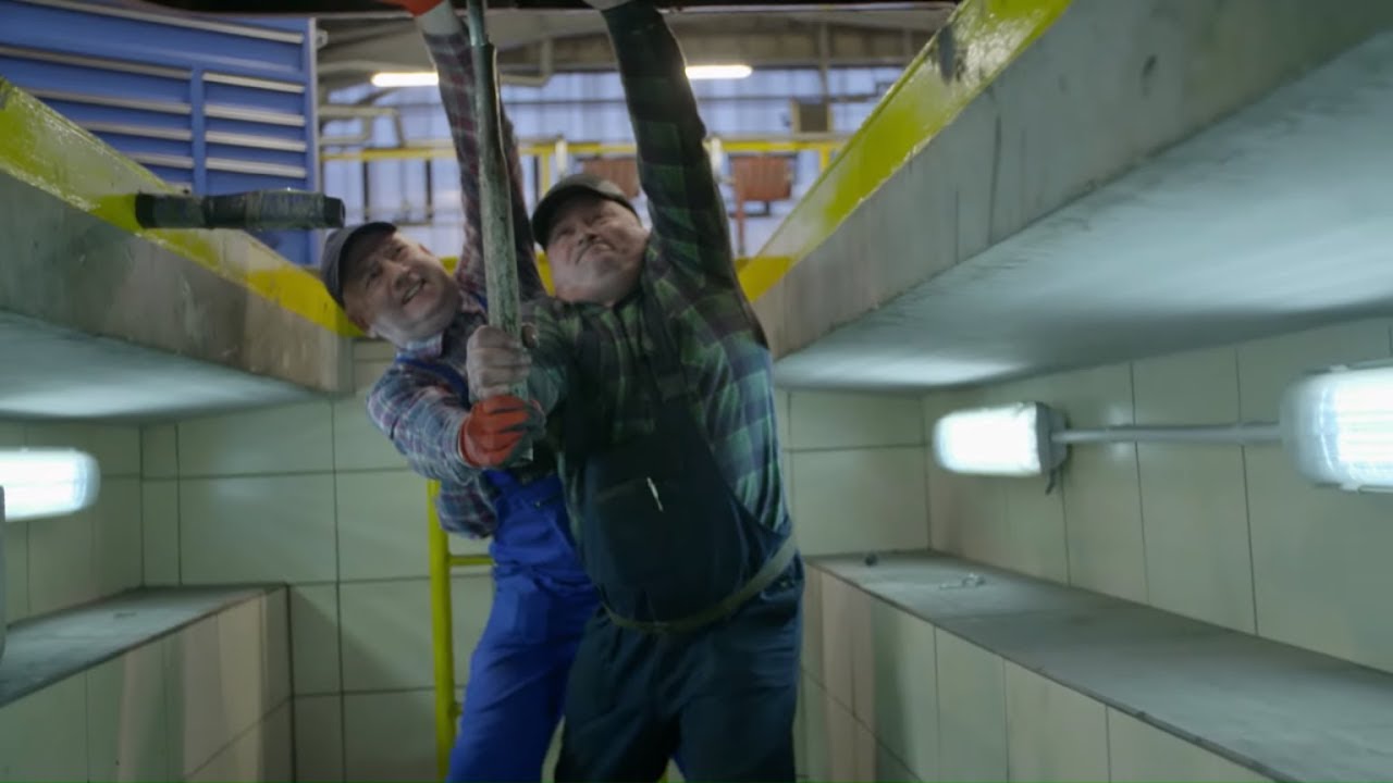 Autobus otrzymał nową przekładnie i jest gotowy do jazdy! #Mechanicy