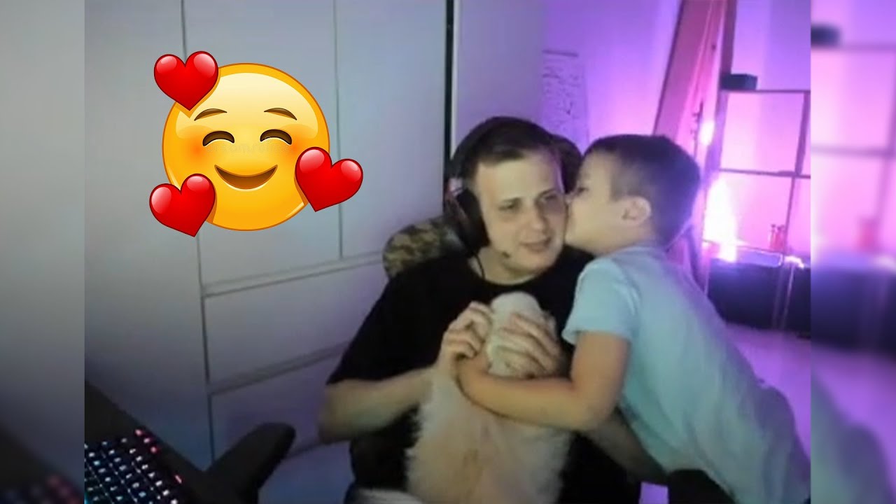 NIKOŚ PO PRZYJEZDZIE WYCAŁOWAŁ TATE *jak było u babci*