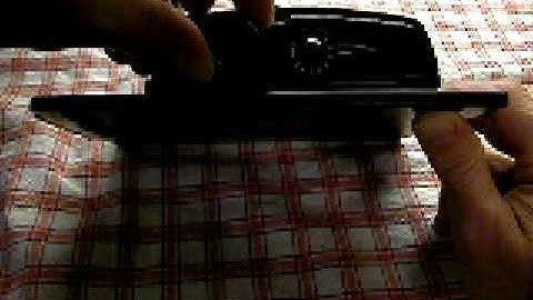 loading Graflex 6x9 120 roll film back 3 of 3