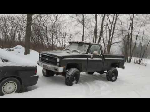 Very cold start of my 86 Chevy short bed with a 454 BBC
