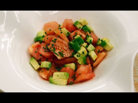 Video: Ensalada Ligera De Tomate Y Aguacate