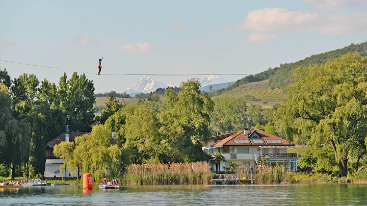 Water Slackline Record