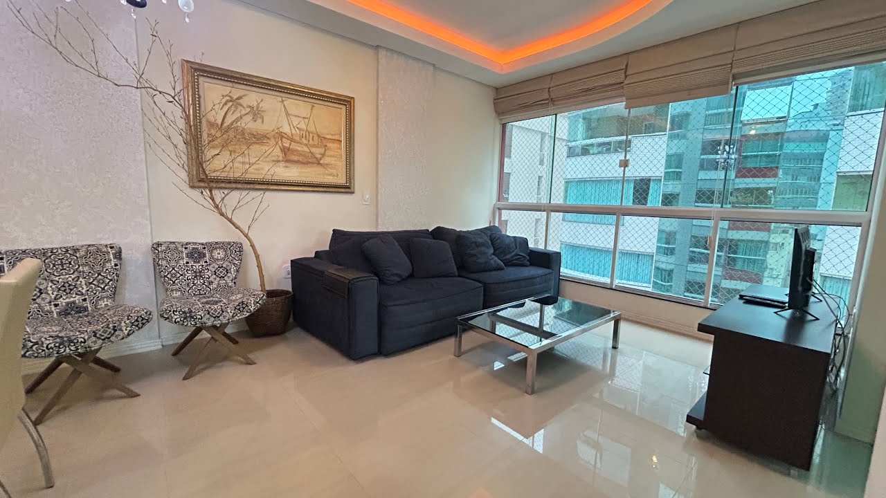 (Vendido) 3 suítes na rua do Shopping em Itapema rua 246. 