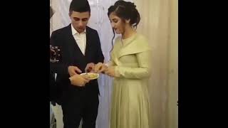 ناز عروس ازبکی در وقت خوردن کیک 